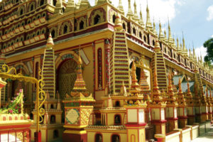 Thanbodday-Pagode in Monywa mit ihren 580000 Buddhaabbildungen